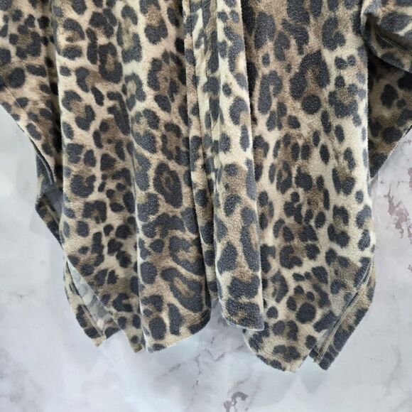 Three Bird Nest Poncho Womens Small Brown Leopard Cheetah Sweater Cape Wrap - Picture 7 of 9